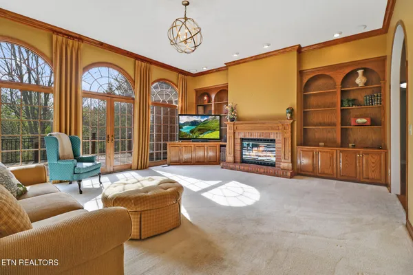 $895,000 | 111 Charity Lane, Jamestown, TN 38556