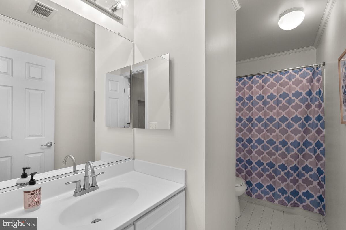 1314 Wheaton Lane Silver Spring, MD 20902 - Photo 27 of 40 Upper level hall bath