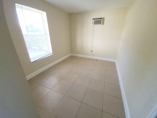 $1,200 | 901 8th Street, Unit 2, West Palm Beach, FL 33401