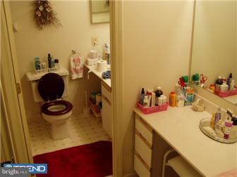2015 Welsh Road, Unit 42 Philadelphia, PA 19115 - Photo 12 of 12 Bathroom