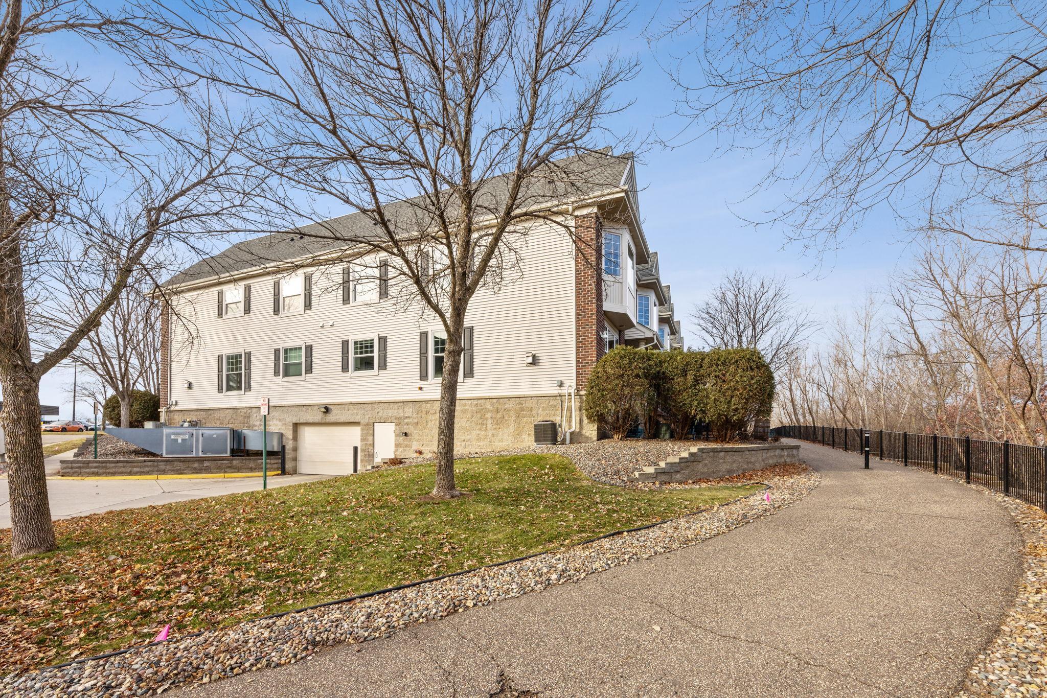 8122 Golden Valley Road Golden Valley, MN 55427 - Photo 27 of 34 Gallery Image 27