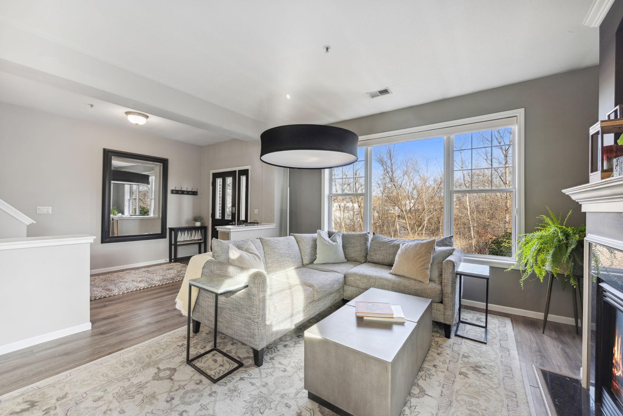 8122 Golden Valley Road Golden Valley, MN 55427 - Photo 7 of 34 Gallery Image 7