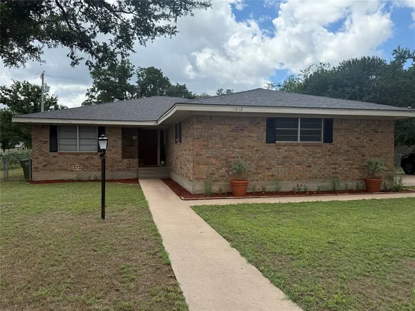 $310,000 | 1012 Holden Street, Glen Rose, TX 76043