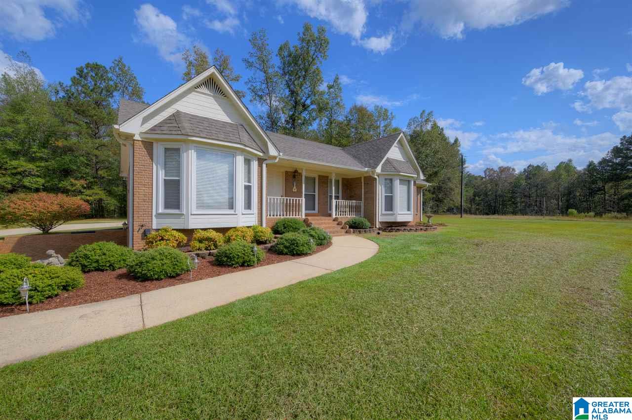 330 Conelia Lane Hayden, AL 35079 - Photo 2 of 38