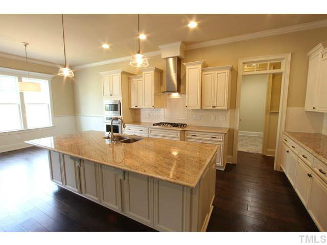 3208 Bryant Falls Court Raleigh, NC 27613 - Photo 5 of 25 Kitchen