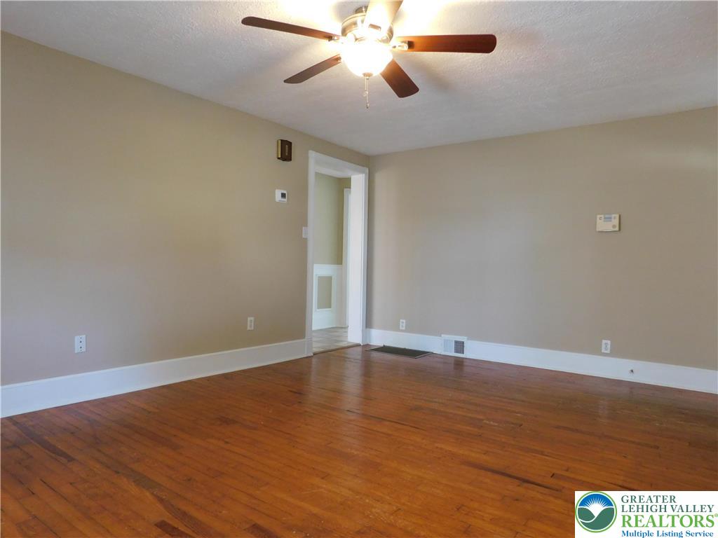 133 Roth Avenue Hellertown, PA 18055 - Photo 11 of 45 Living Room
