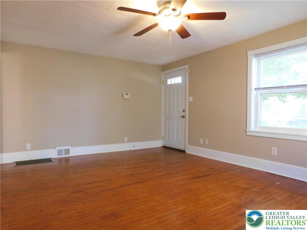 133 Roth Avenue Hellertown, PA 18055 - Photo 9 of 45 Living Room