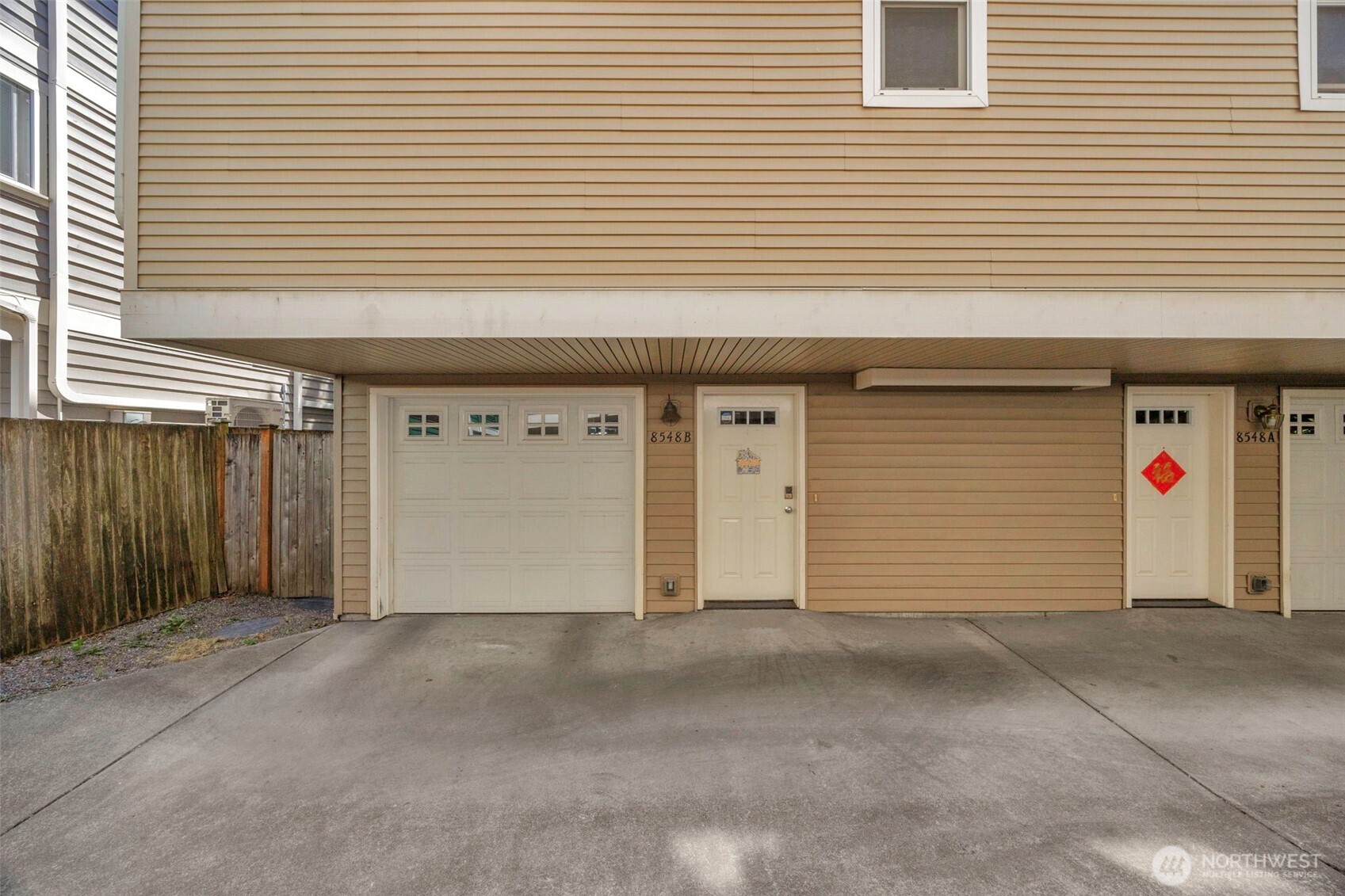 8548 Midvale Avenue North, Unit B Seattle, WA 98103 - Photo 40 of 40