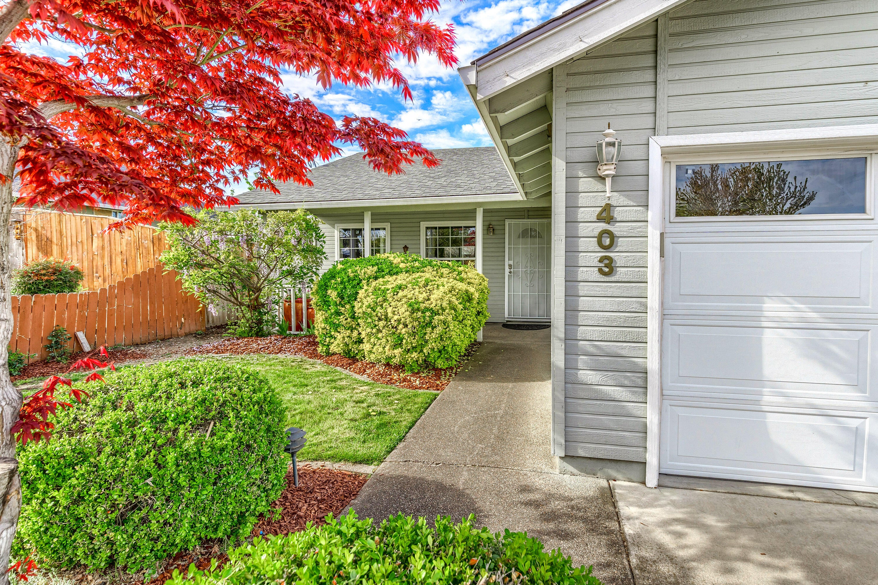 403 Mace Road Medford, OR 97501 - Photo 2 of 33 AA