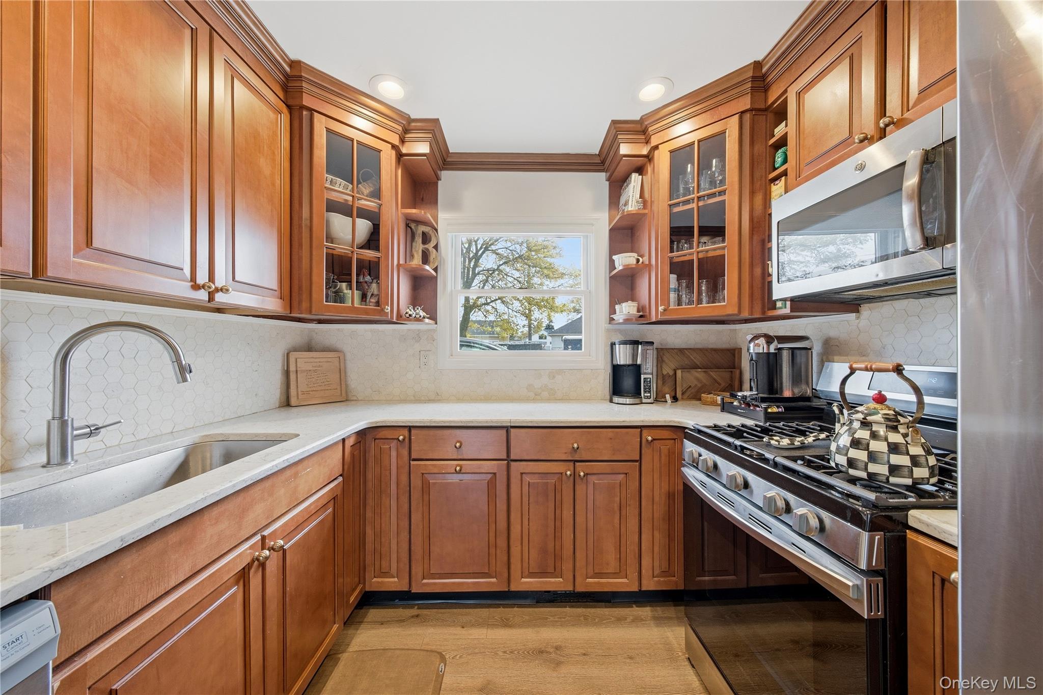 27 Polo Road Massapequa, NY 11758 - Photo 14 of 34 Gallery Image 14