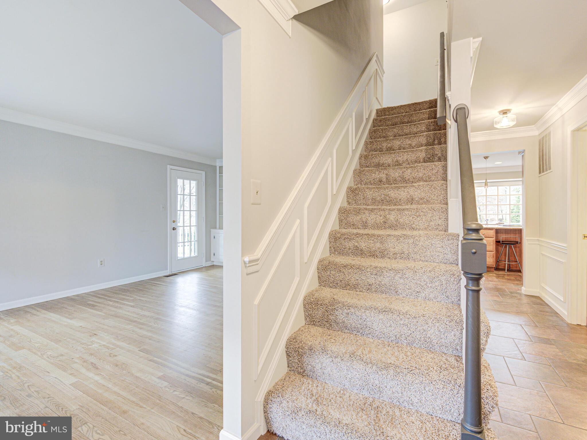 16 Whittingham Circle Sterling, VA 20165 - Photo 18 of 75 Open foyer