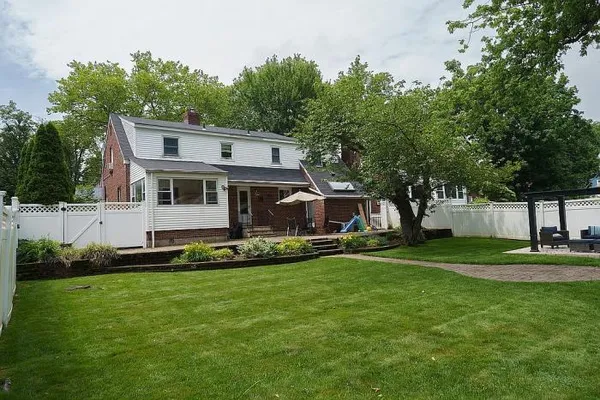 $750,000 | 589 Albin Street, Teaneck, NJ 07666