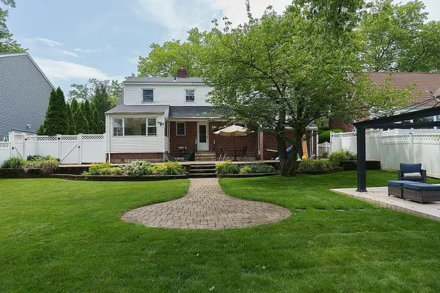 $750,000 | 589 Albin Street, Teaneck, NJ 07666