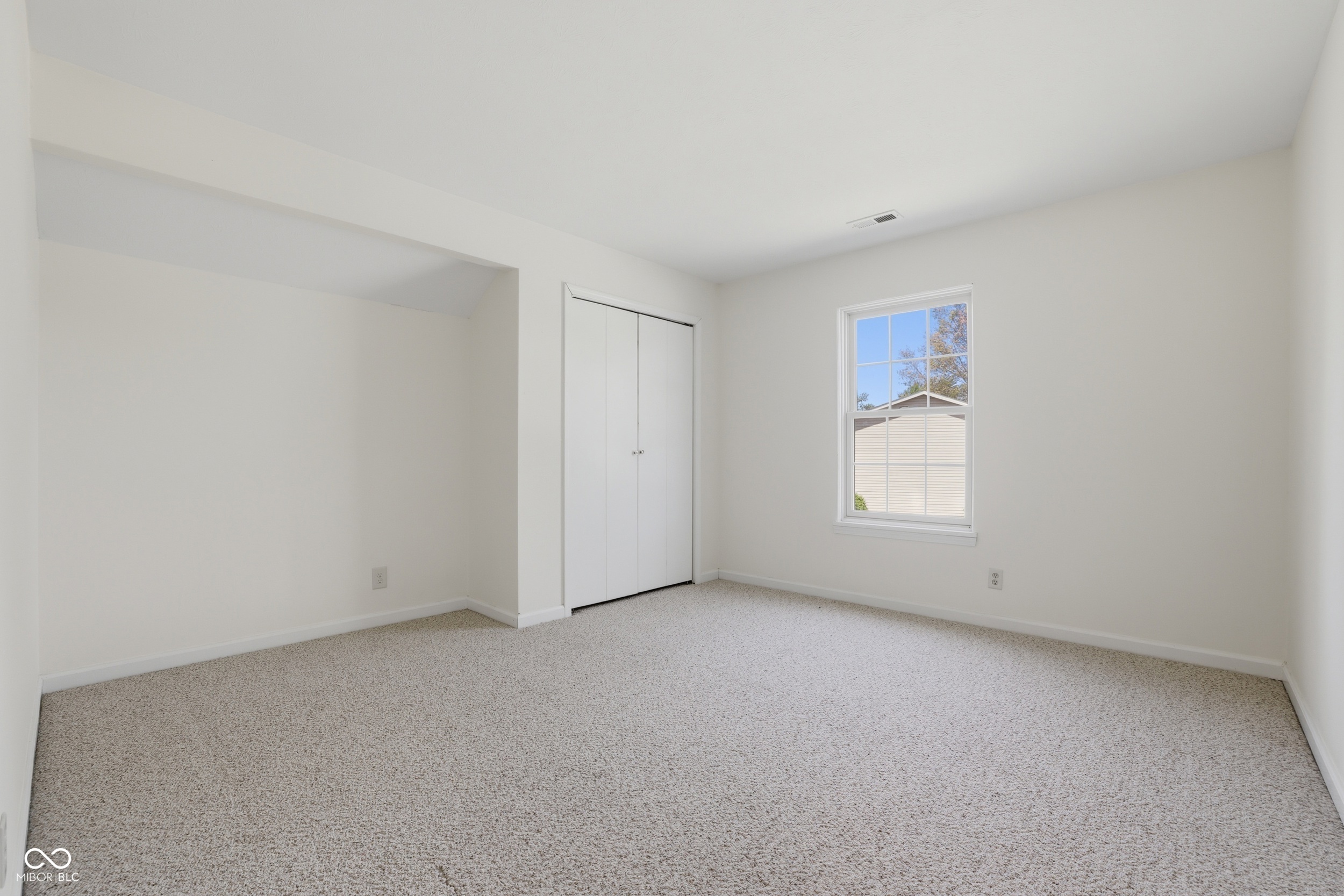 12423 Ensley Place Fishers, IN 46038 - Photo 17 of 36