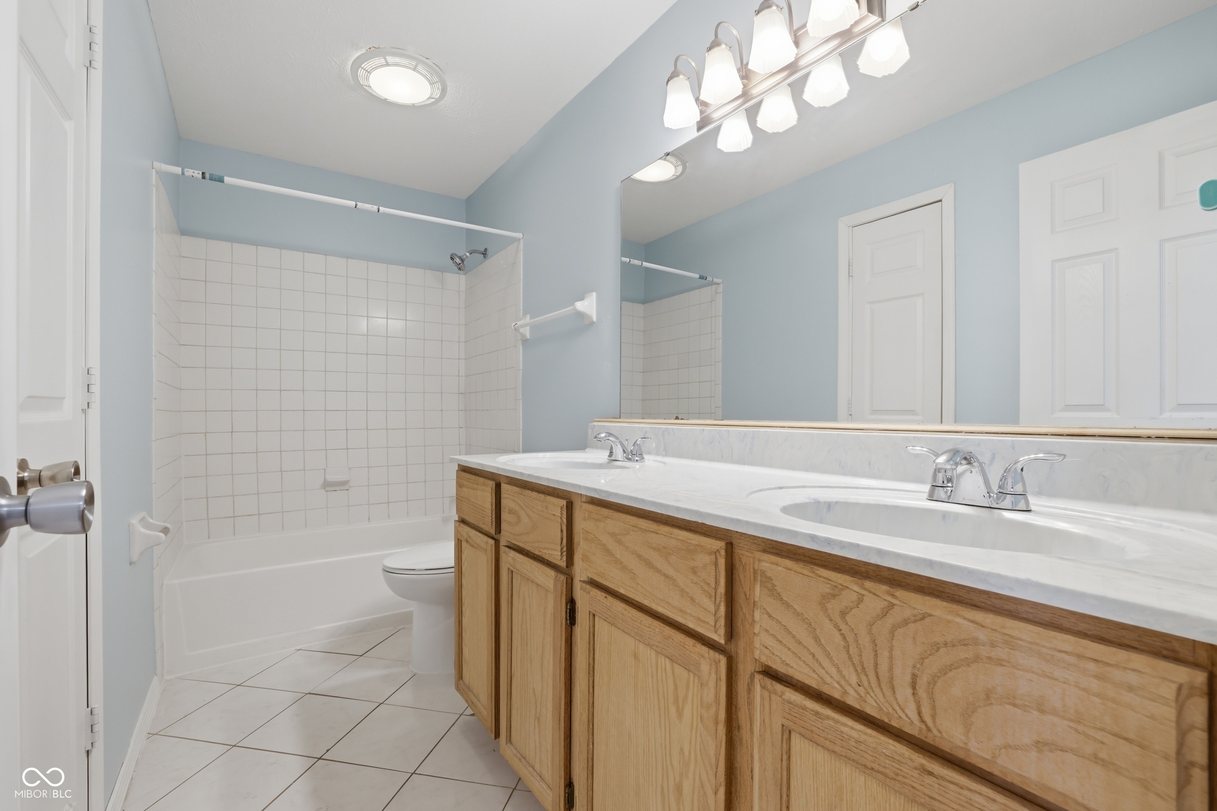 12423 Ensley Place Fishers, IN 46038 - Photo 18 of 36