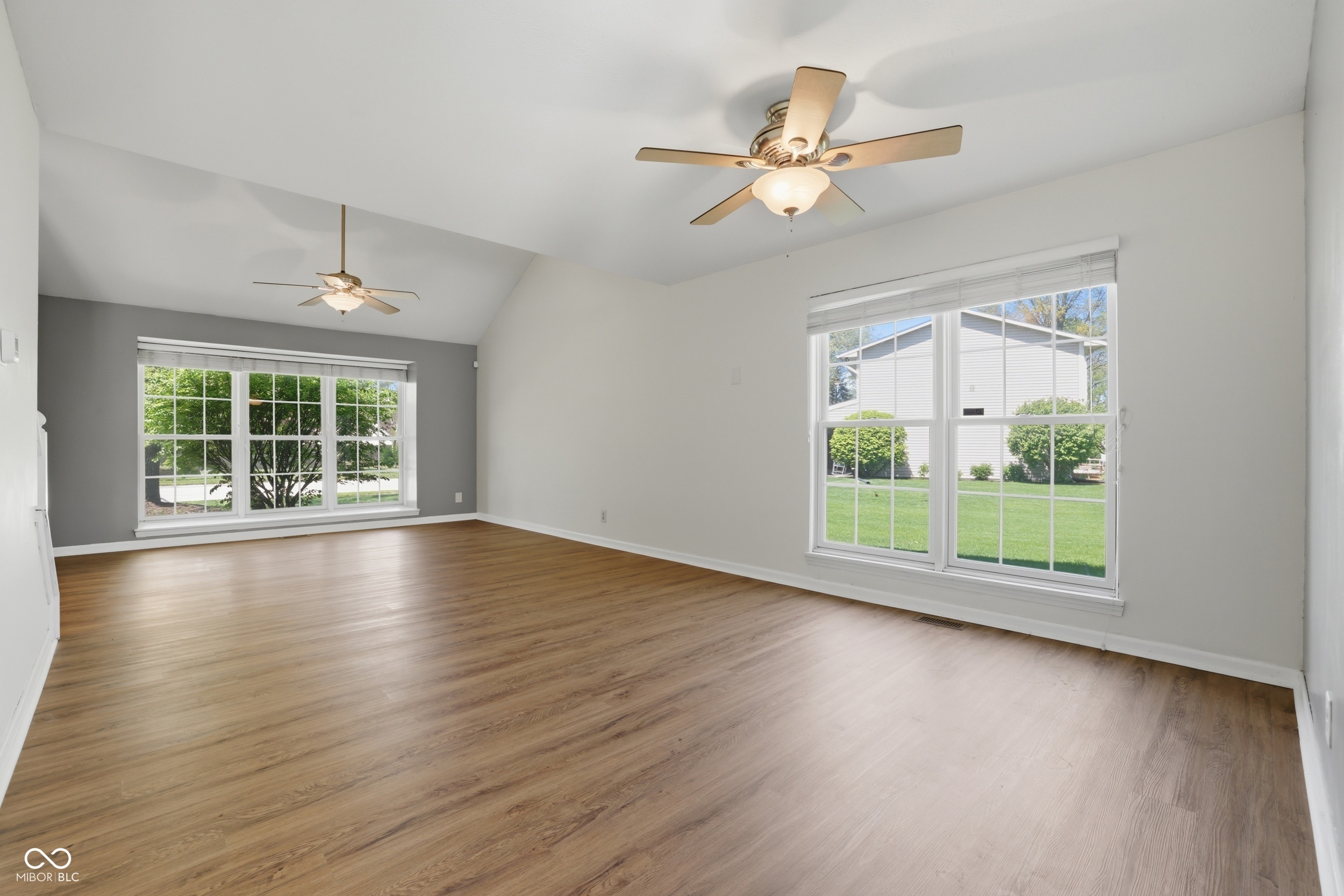 12423 Ensley Place Fishers, IN 46038 - Photo 4 of 36