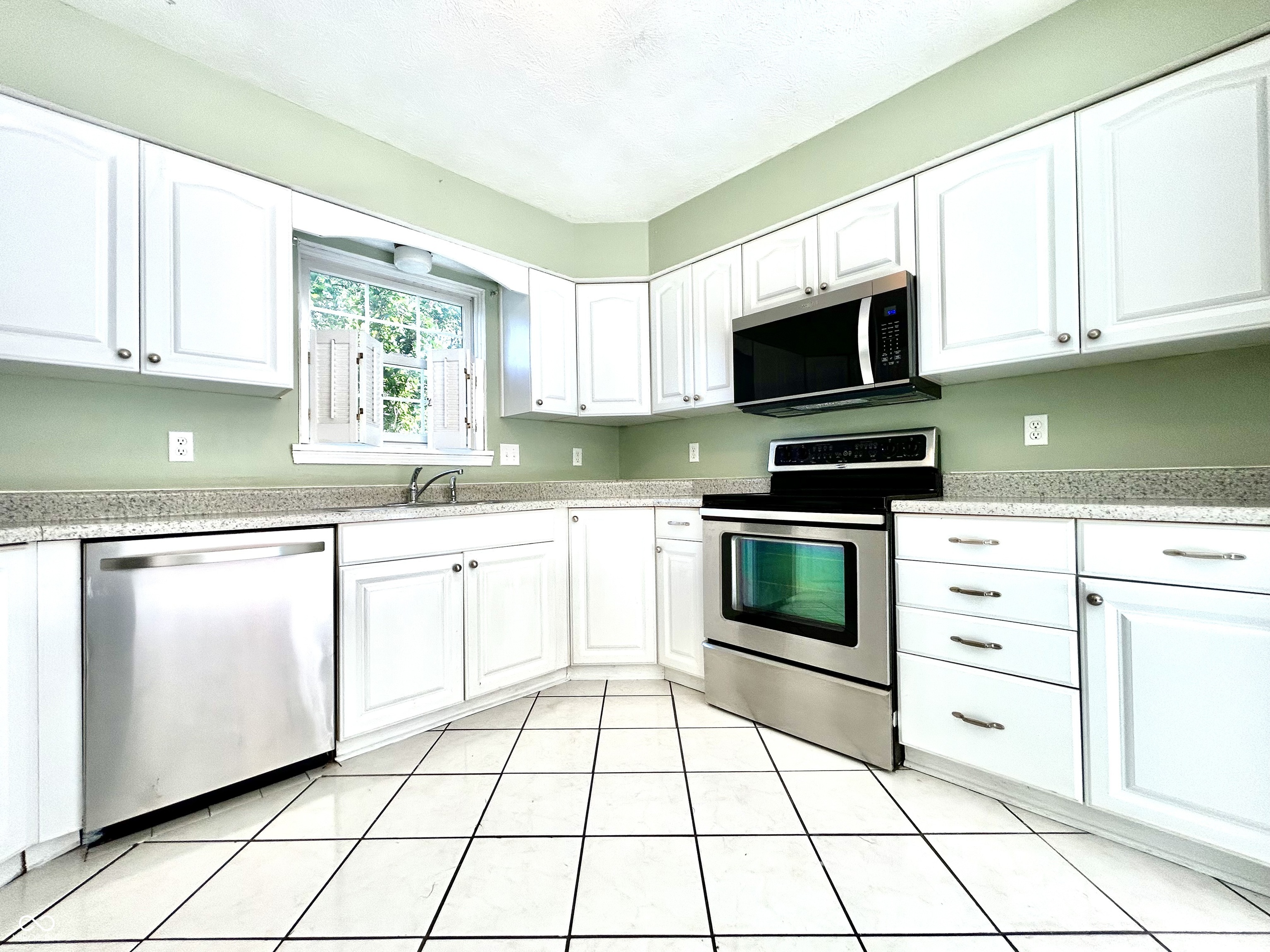 12423 Ensley Place Fishers, IN 46038 - Photo 10 of 34