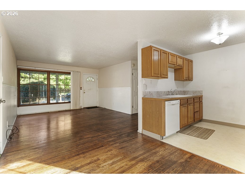 3301 Southeast 175th Place Portland, OR 97236 - Photo 14 of 34