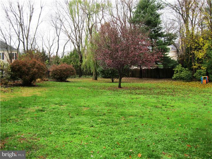 532 Bartram Road Moorestown, NJ 08057 - Photo 2 of 5 Back Yard