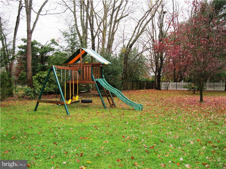532 Bartram Road Moorestown, NJ 08057 - Photo 3 of 5 Back Yard