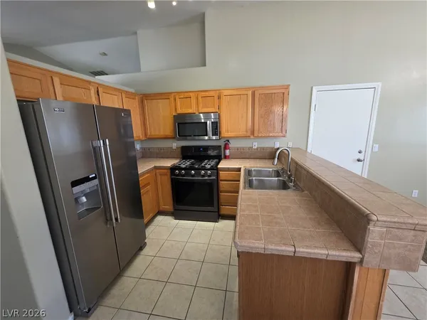 $1,800 | 6674 Jordan River Drive, Las Vegas, NV 89156