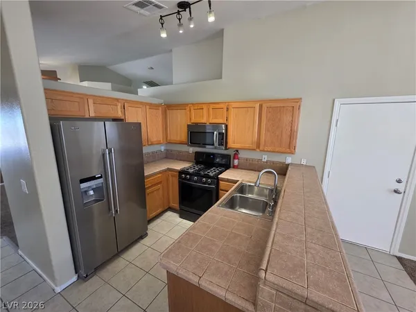 $1,800 | 6674 Jordan River Drive, Las Vegas, NV 89156