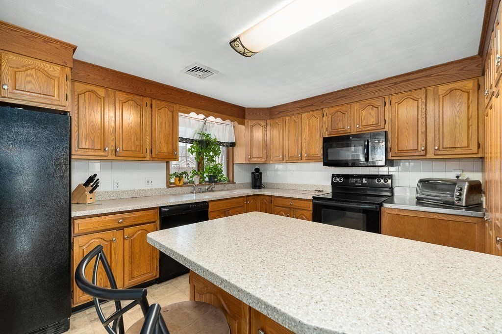 55 North Belgian Road Danvers, MA 01923 - Photo 4 of 19 Gallery Image 4