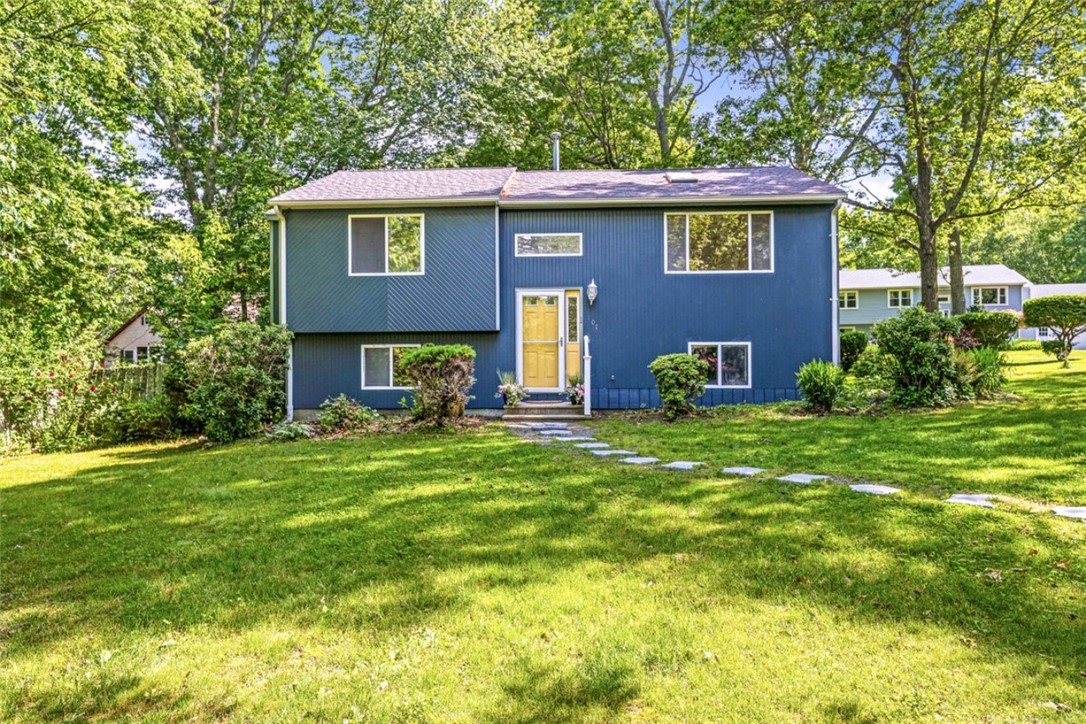 107 Huckleberry Road North Kingstown, RI 02852 - Photo 2 of 29