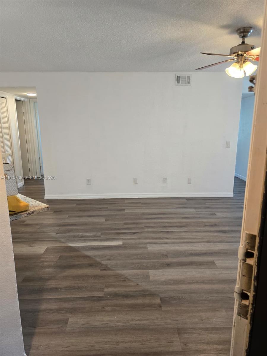 4518 Commander Drive, Unit 1928 Orlando, FL 32822 - Photo 16 of 16 a view of room with window