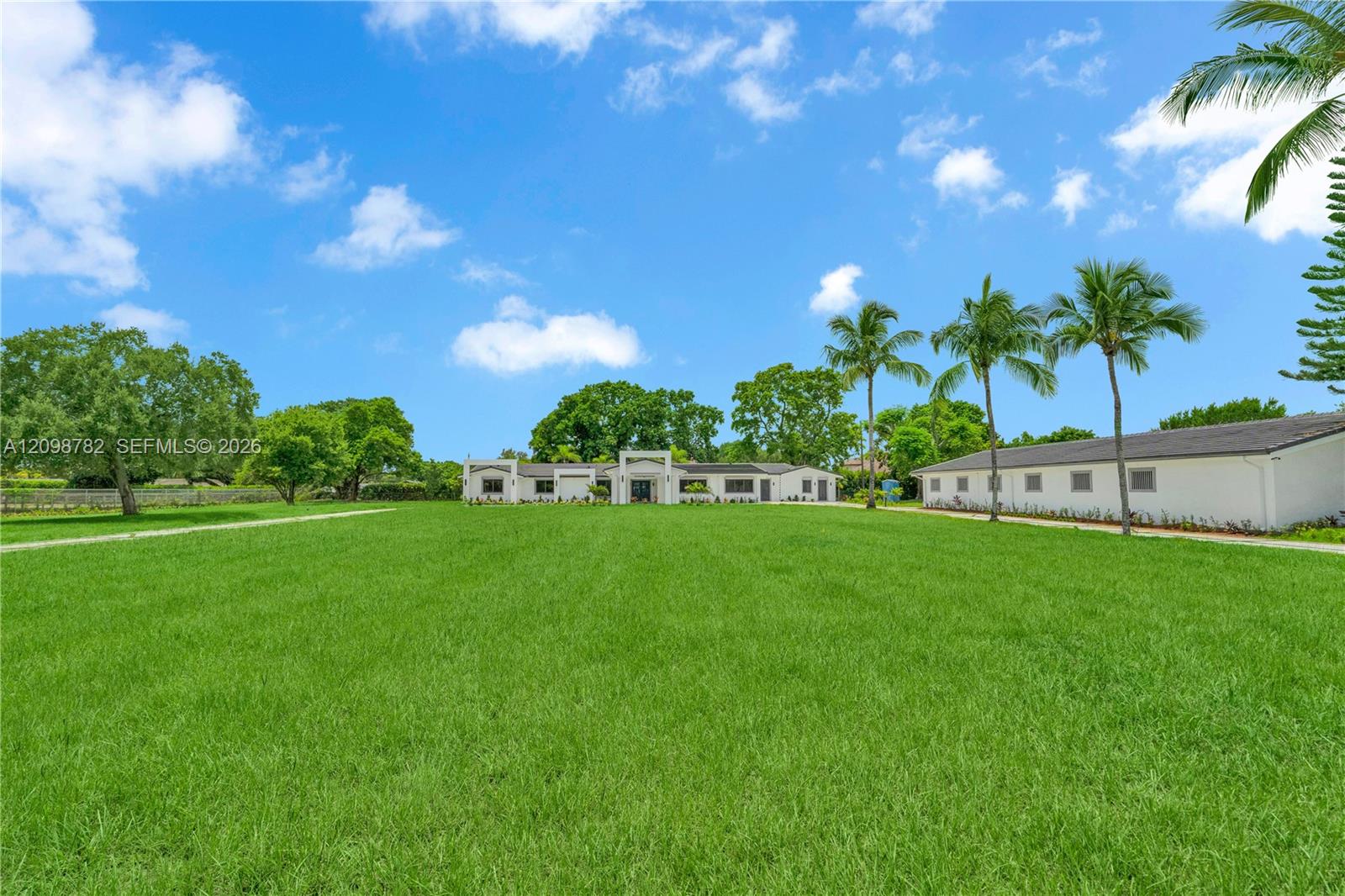 17640 Southwest 52nd Court Southwest Ranches, FL 33331 - Photo 4 of 99 Gallery Image 4