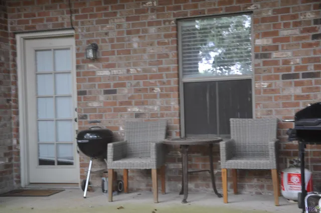 $116,800 | 808 Meadow Bend Drive, Unit D, Baton Rouge, LA 70820