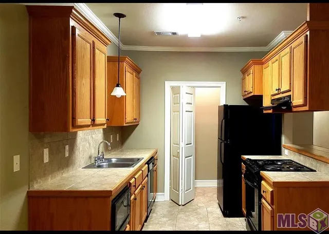 $116,800 | 808 Meadow Bend Drive, Unit D, Baton Rouge, LA 70820
