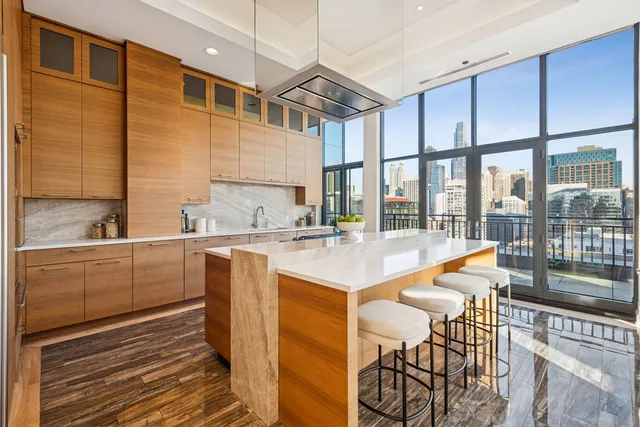 $3,275,000 | 400 West Ontario Street, Unit 1801, Chicago, IL 60654