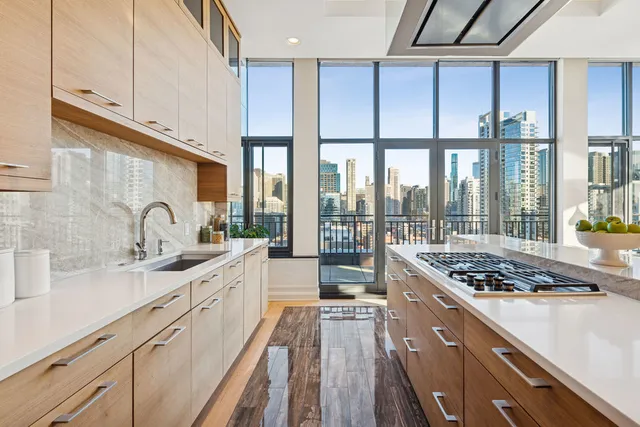 $3,275,000 | 400 West Ontario Street, Unit 1801, Chicago, IL 60654