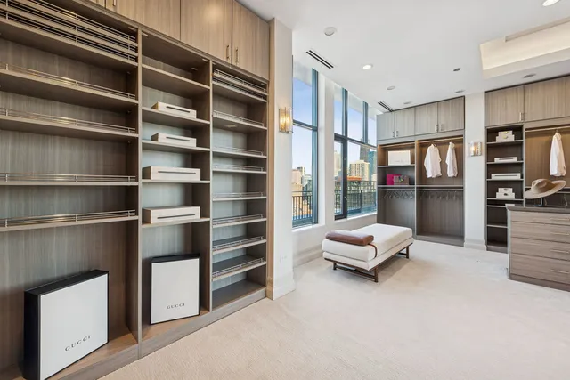 $3,275,000 | 400 West Ontario Street, Unit 1801, Chicago, IL 60654