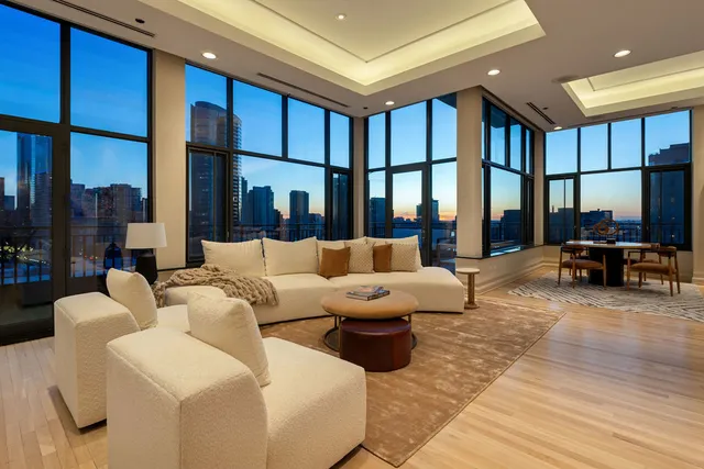 $3,275,000 | 400 West Ontario Street, Unit 1801, Chicago, IL 60654