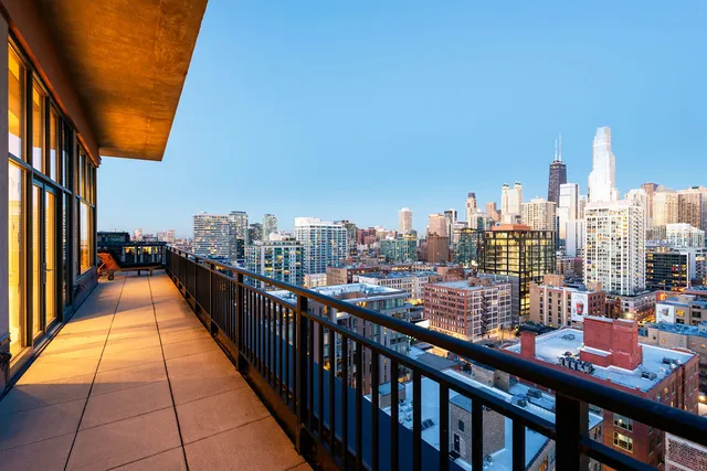 $3,275,000 | 400 West Ontario Street, Unit 1801, Chicago, IL 60654