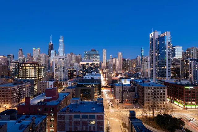 $3,275,000 | 400 West Ontario Street, Unit 1801, Chicago, IL 60654