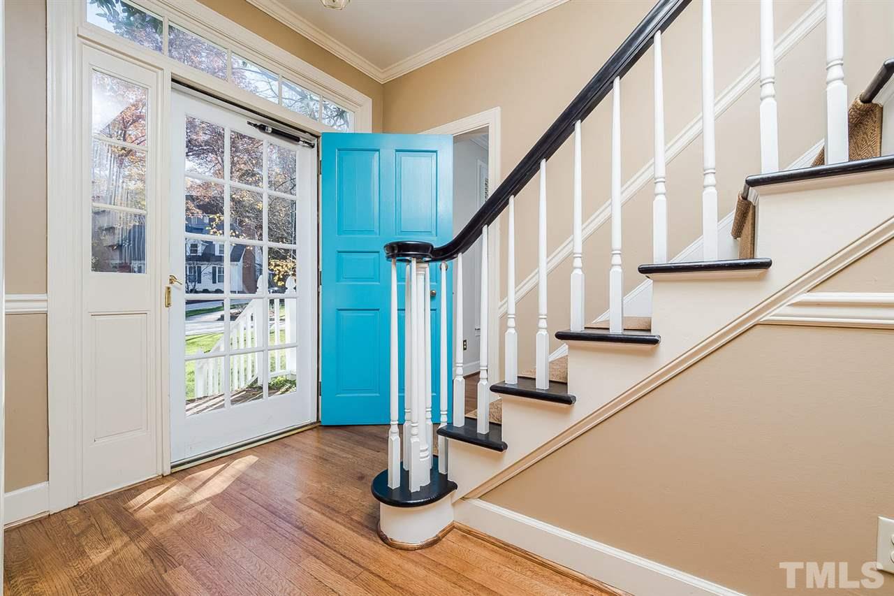 2516 Winterbury Court Raleigh, NC 27607 - Photo 3 of 25