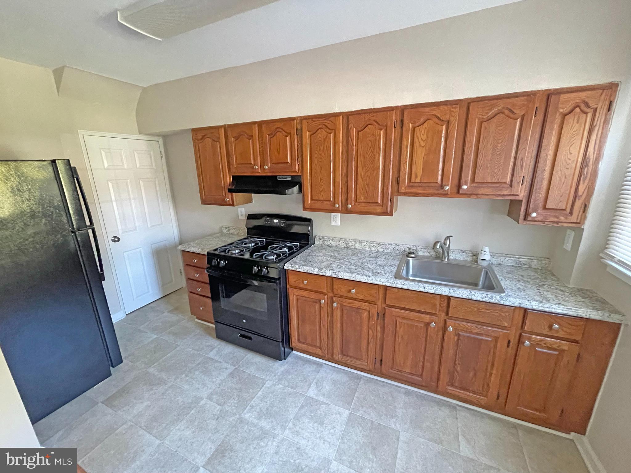 3416 North Point Road Baltimore, MD 21222 - Photo 12 of 21