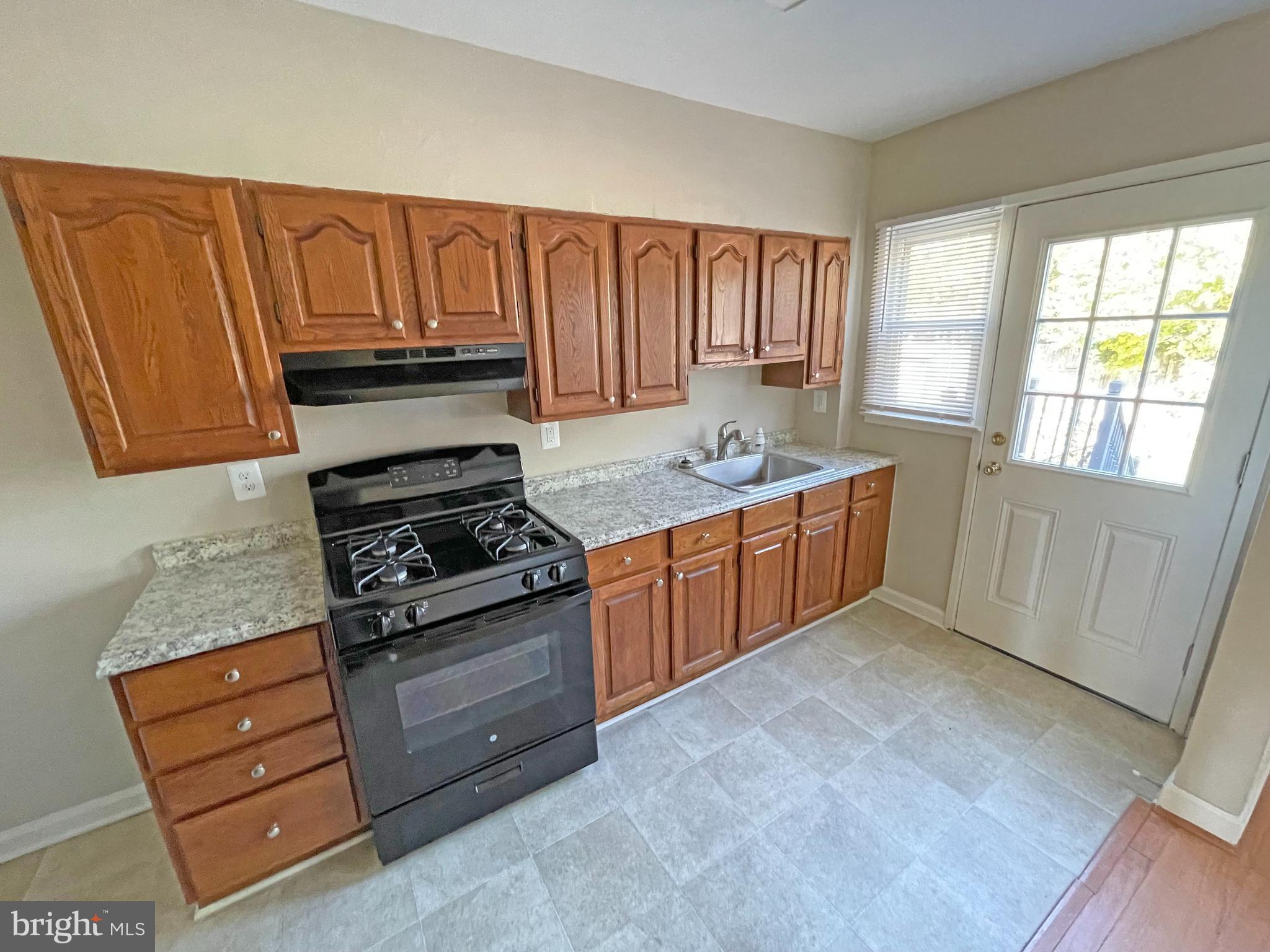 3416 North Point Road Baltimore, MD 21222 - Photo 13 of 21