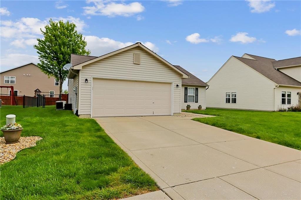 10822 Running Brook Road Indianapolis, IN 46234 - Photo 3 of 32 Gallery Image 3