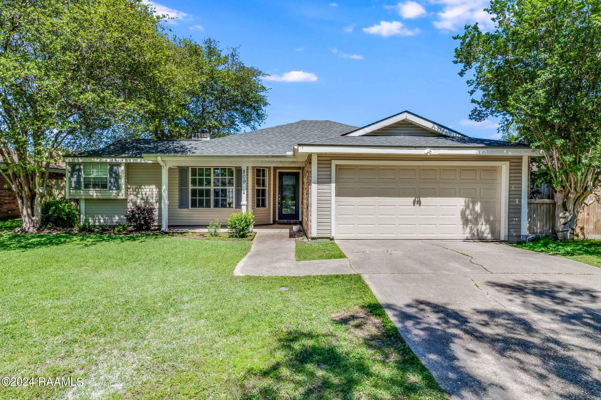 809 Canberra Road Lafayette, LA 70503 - Photo 1 of 17 1-web-or-mls-809 Canberra Rd-1