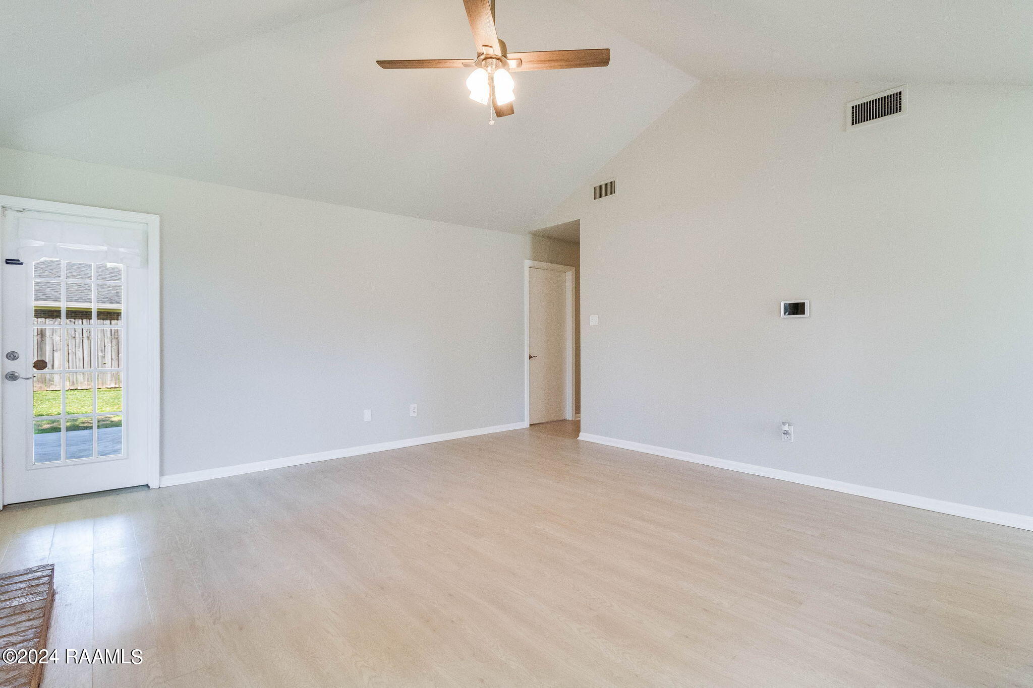 809 Canberra Road Lafayette, LA 70503 - Photo 6 of 17 4-web-or-mls-809 Canberra Rd-4