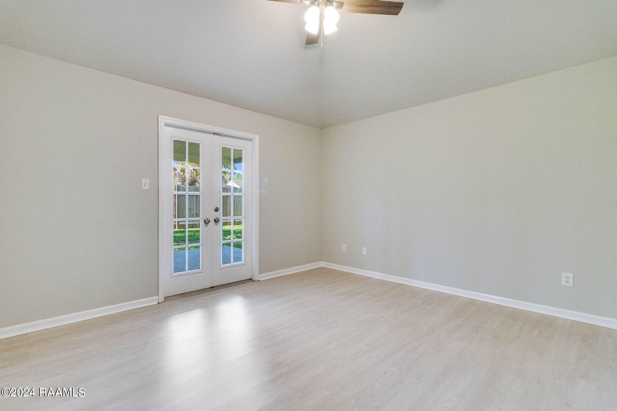 809 Canberra Road Lafayette, LA 70503 - Photo 10 of 17 9-web-or-mls-809 Canberra Rd-11