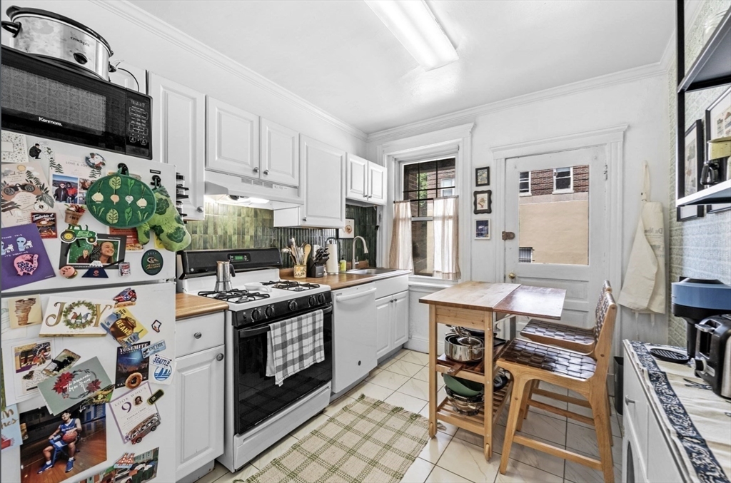 56-58 Selkirk Road Boston, MA 02135 - Photo 9 of 19