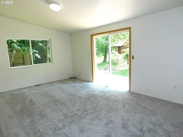 255 D Street Vernonia, OR 97064 - Photo 17 of 39 Family Room