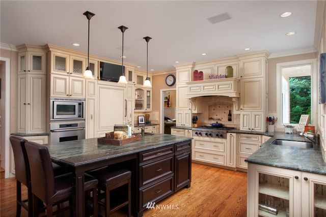 $1,362,500 | 5428 Champery Place Northwest, Issaquah, WA 98027