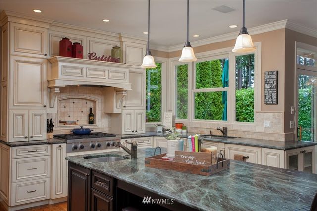 $1,362,500 | 5428 Champery Place Northwest, Issaquah, WA 98027