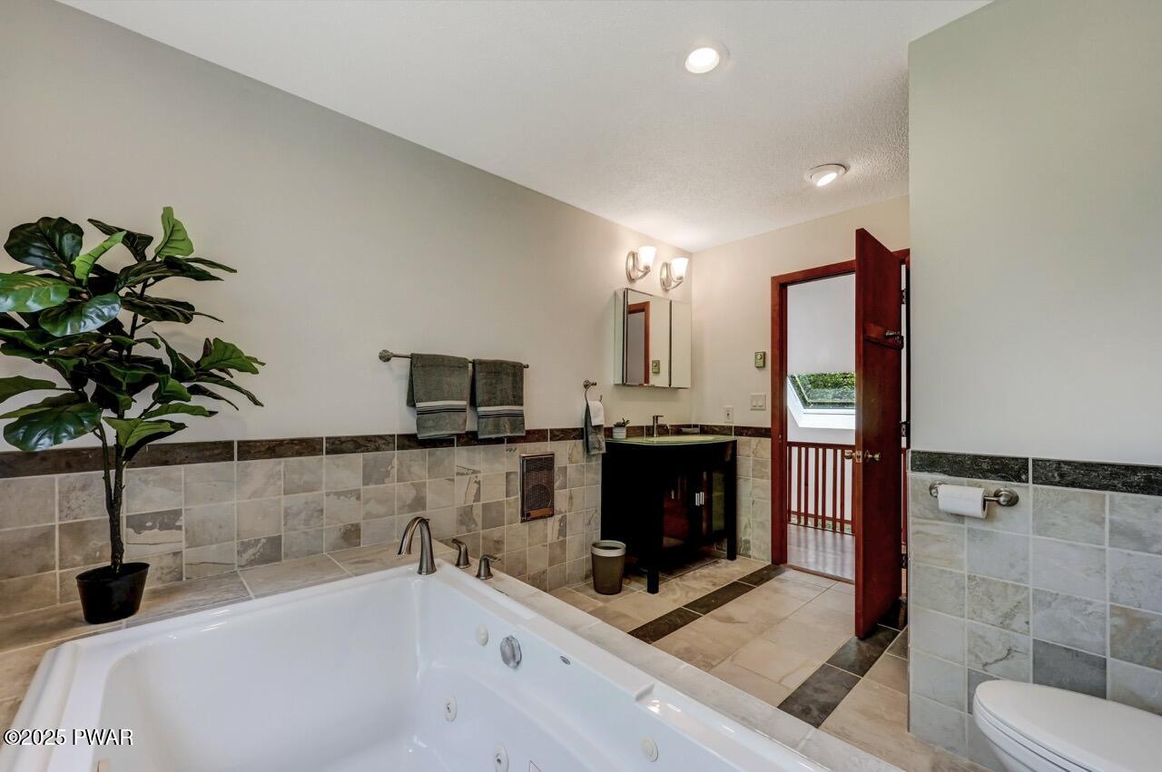 811 Maple Ridge Court Hawley, PA 18428 - Photo 64 of 101 811 Maple Ridge 62 Large
